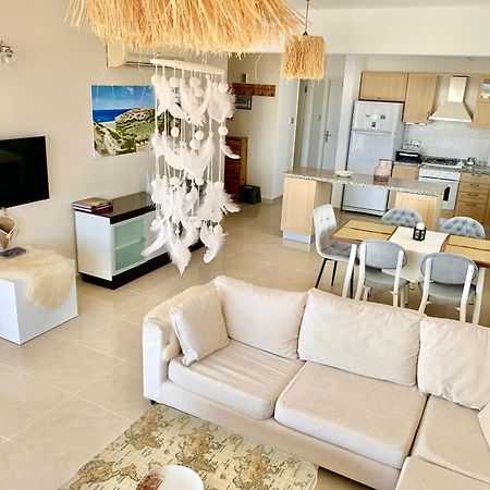 Boho Bay Apartment Akanthou Exteriör bild